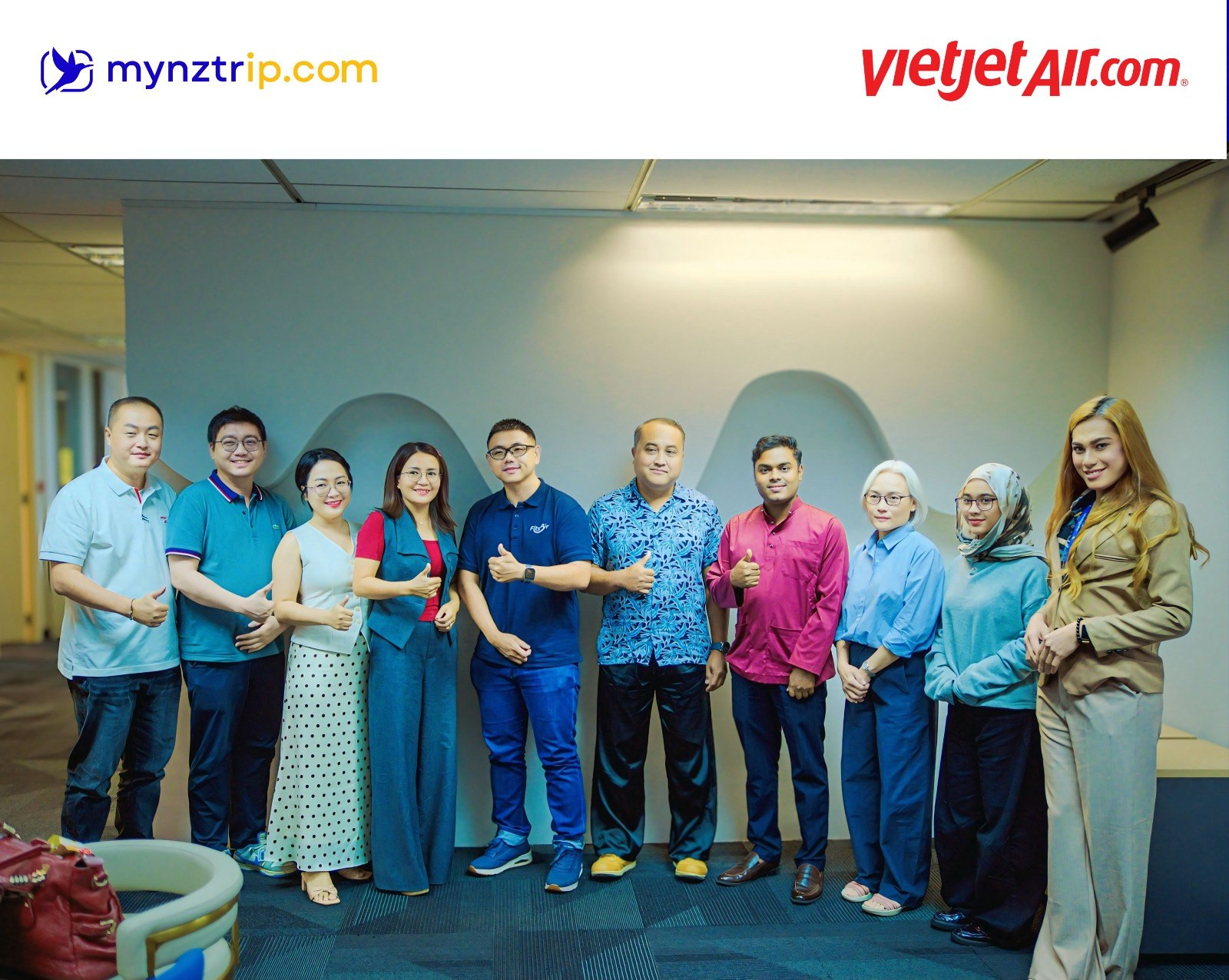 Vietjet Air and mynztrip.com teams at a partnership meeting